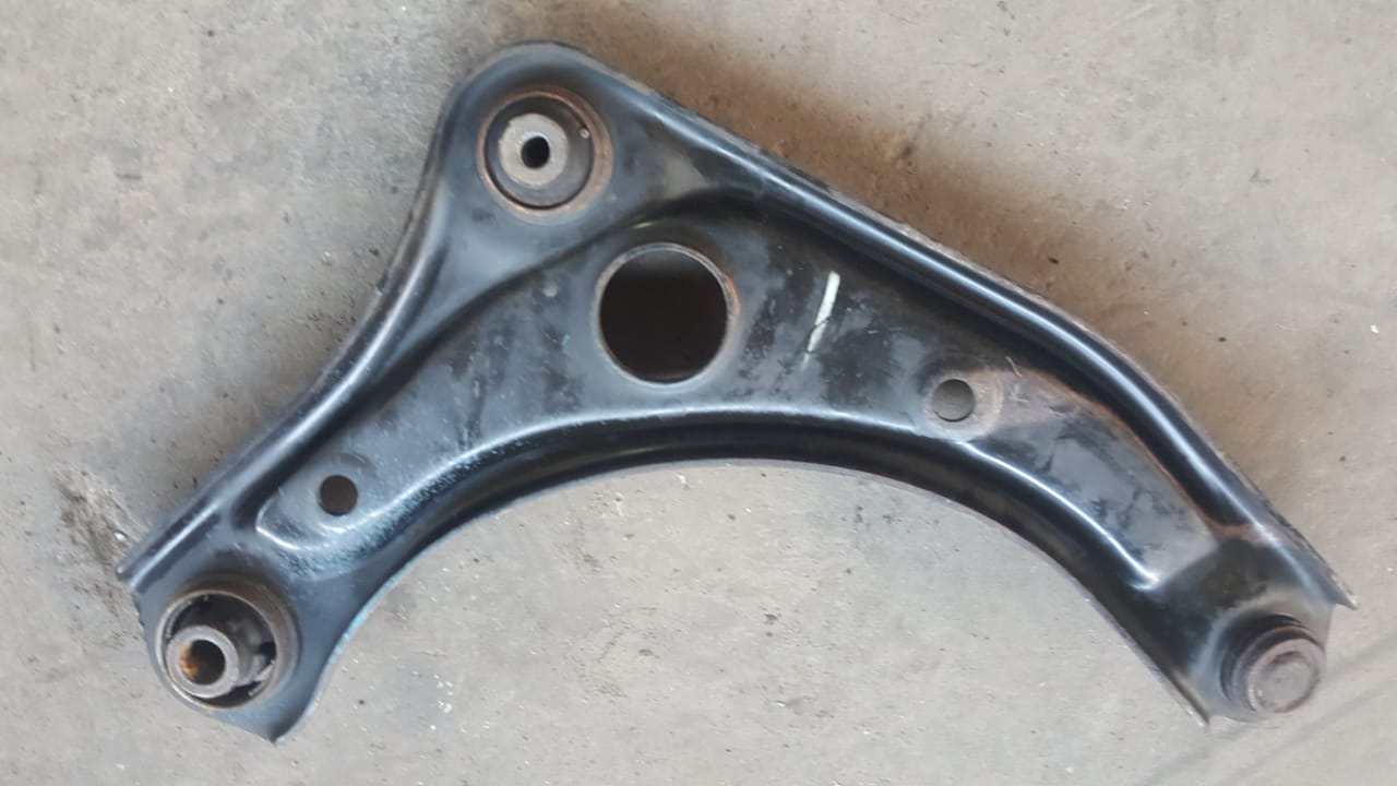 BANDEJA DELANTERA NISSAN VERSA NOTE 2013 AL 2016